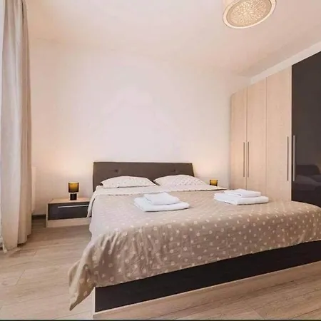 Апартаменти Coresii Mall Apartament